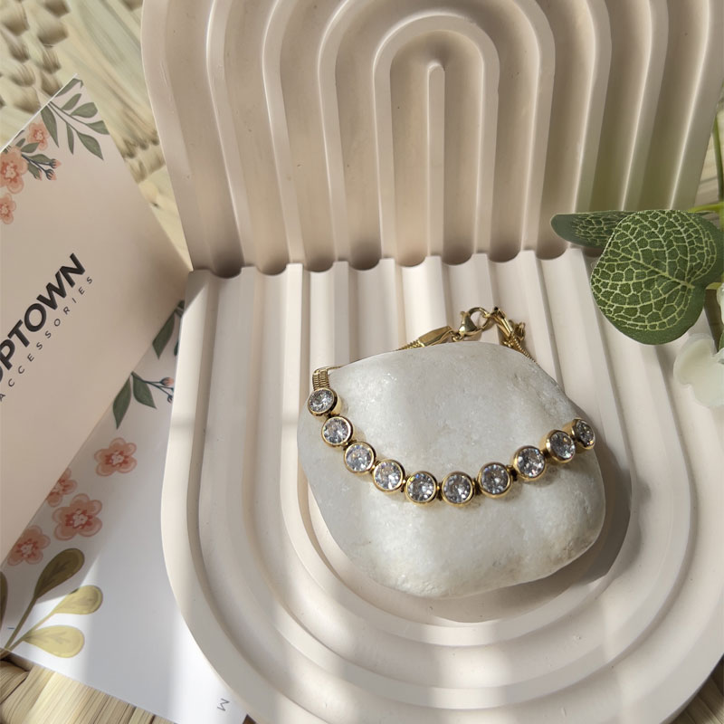 Gold bracelet with bezel-set crystals and snake chain – Bezel Crystal Bracelet by Uptown Accessories